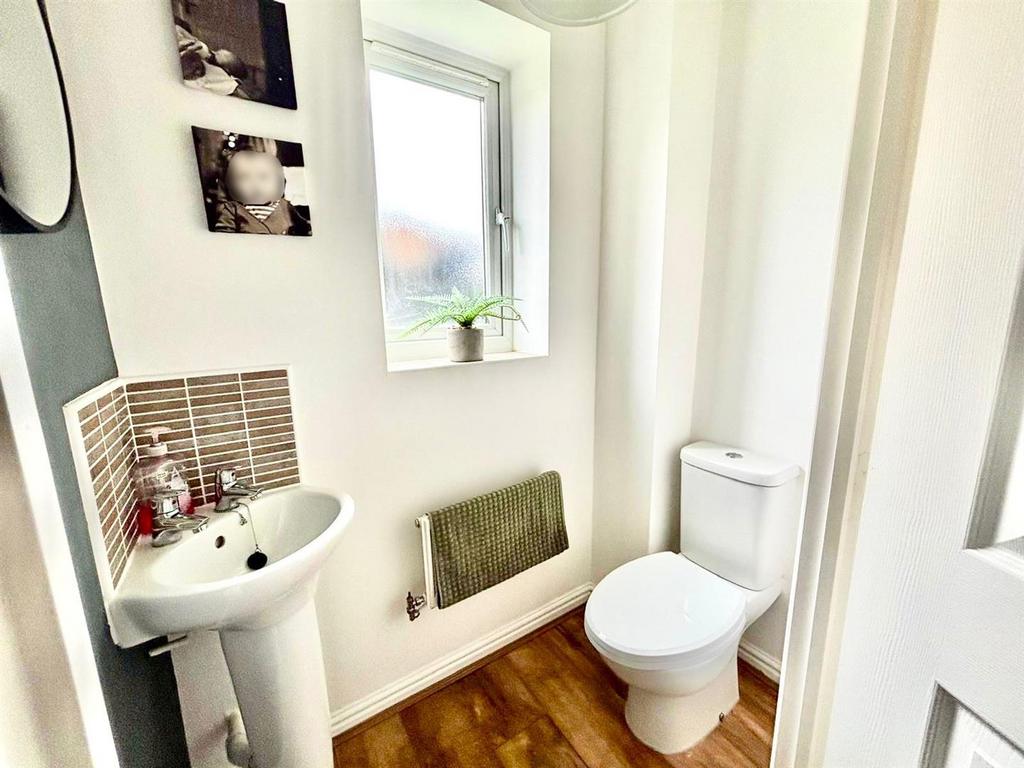 Cloakroom (WC)
