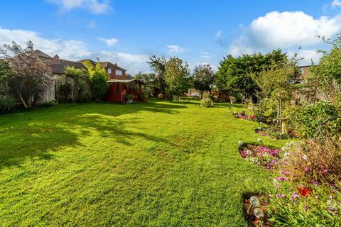4 bedroom detached bungalow for sale, The Drive, Ewell Court