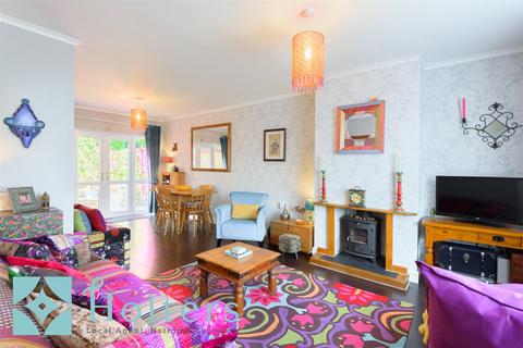 3 bedroom semi-detached house for sale, Underhill Crescent, Knighton