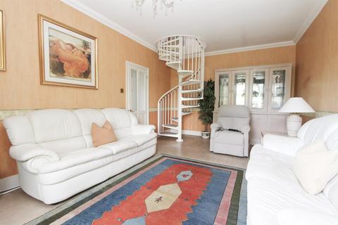 2 bedroom flat for sale, Park Hill Road, Wallington SM6