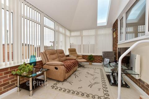 undefined, Greenways, Cowes PO31