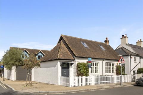undefined, Lock Road, Richmond, TW10