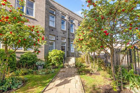 20/2 Mill Lane, Edinburgh, EH6 6TJ