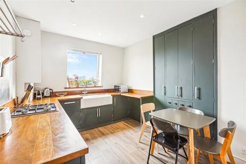 2 bedroom flat to rent, Ladbroke Grove, London W10