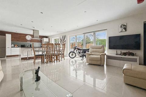 5 bedroom bungalow for sale, Liphook Road, Lindford, Hampshire, GU35