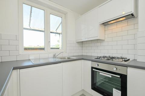 55 Garnham Close, London, N16 7LF