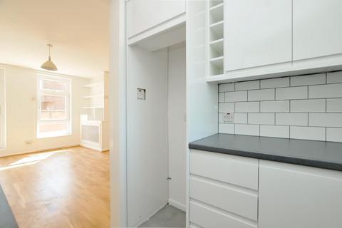 55 Garnham Close, London, N16 7LF