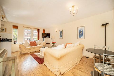 2 bedroom flat for sale, Discovery Walk, London E1W