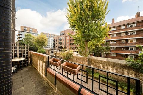 2 bedroom flat for sale, Discovery Walk, London E1W