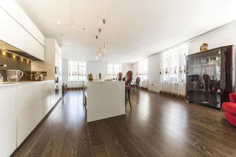 3 bedroom flat for sale, Strand, London WC2R