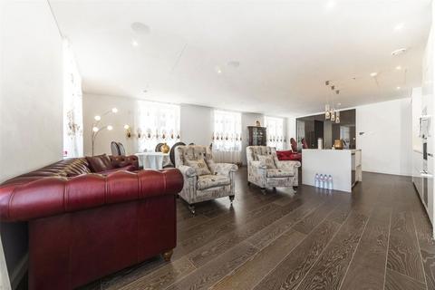 3 bedroom flat for sale, Strand, London WC2R