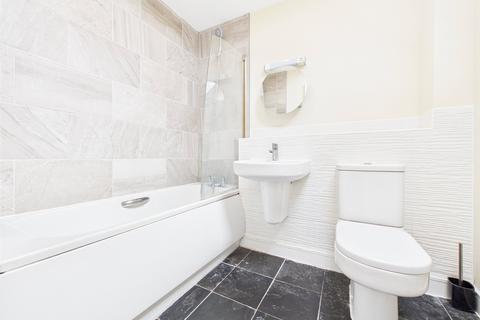 undefined, Gala Close, Cheltenham, Gloucestershire, GL50