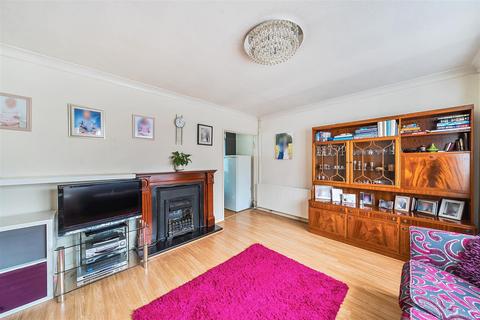 83 Fairmead Crescent, Edgware, HA8 8YH