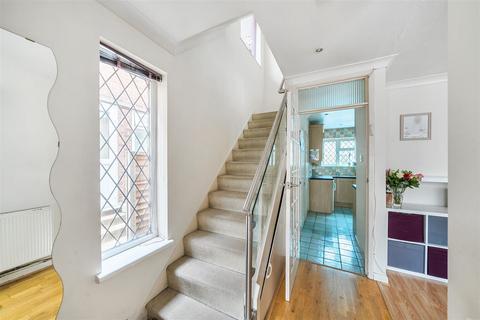 83 Fairmead Crescent, Edgware, HA8 8YH