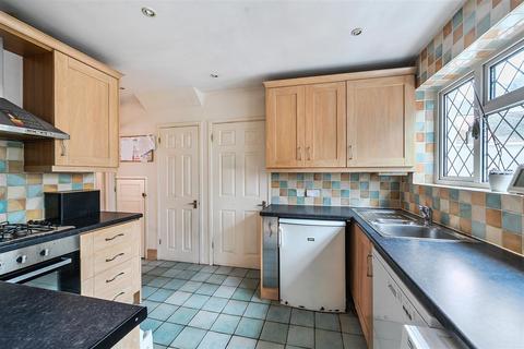 83 Fairmead Crescent, Edgware, HA8 8YH