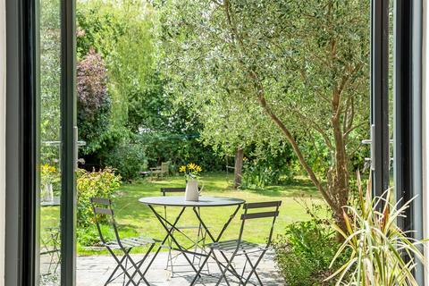 undefined, Main Street, Fiskerton NG25