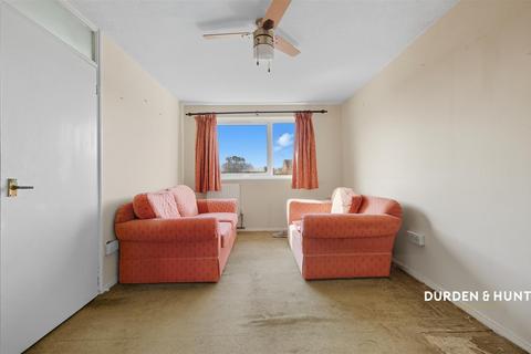 1 bedroom apartment for sale, Swans Hope, Loughton, IG10