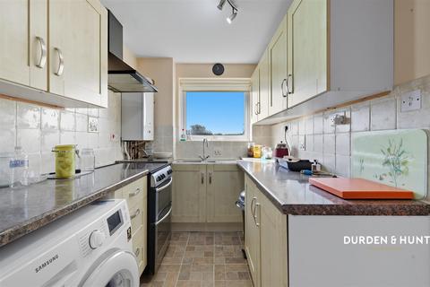 1 bedroom apartment for sale, Swans Hope, Loughton, IG10