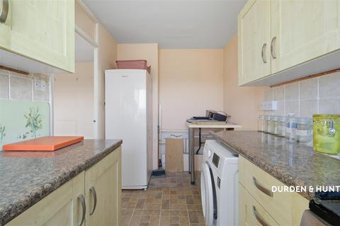 1 bedroom apartment for sale, Swans Hope, Loughton, IG10