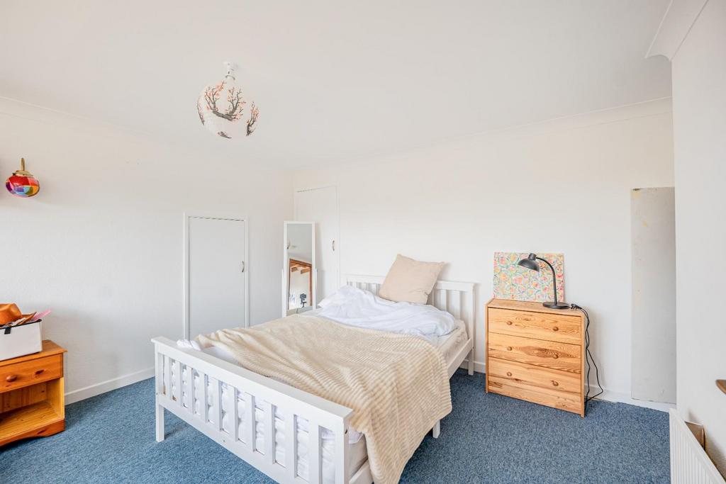 Bedroom   .jpg