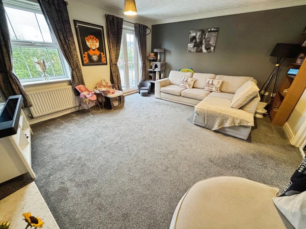 Pbox-living room-337748.jpeg