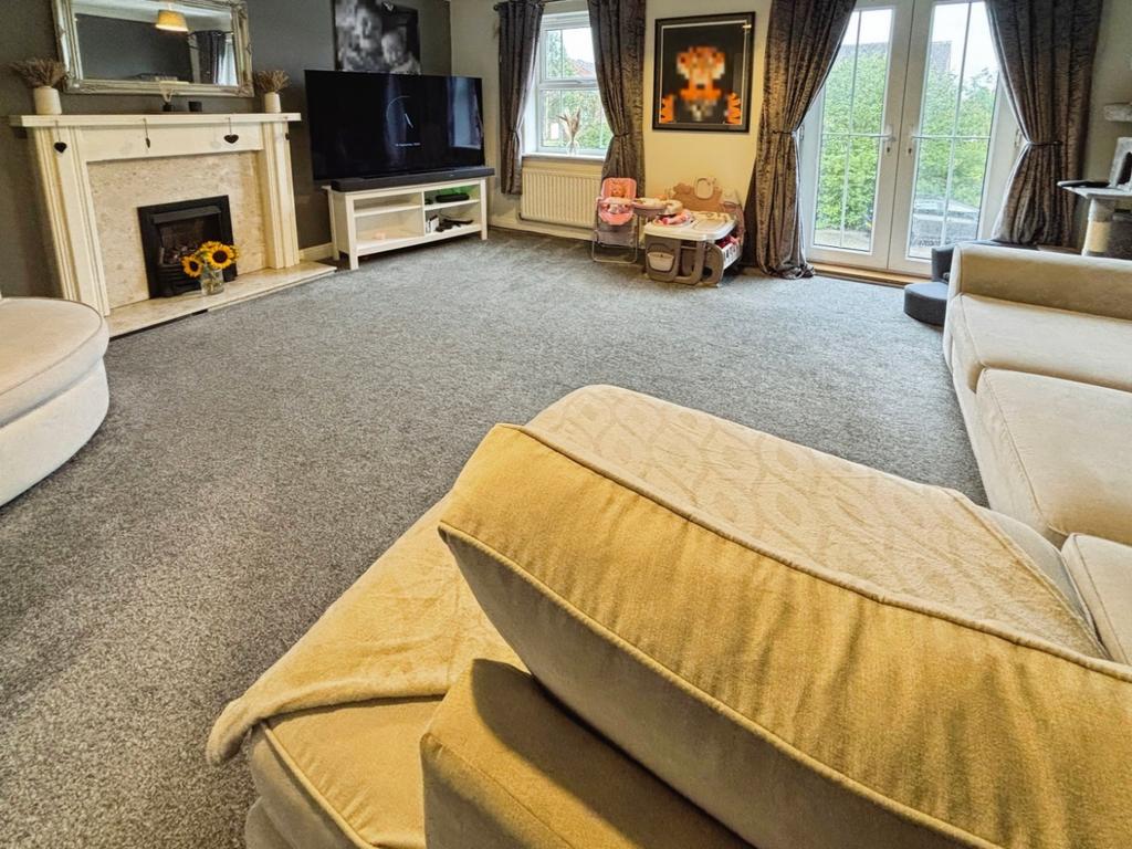 Pbox-living room-337748.jpeg