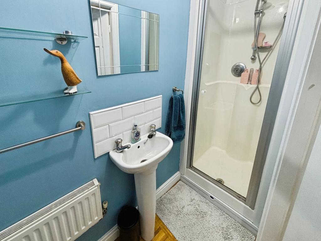 Pbox-bathroom-337748.jpeg