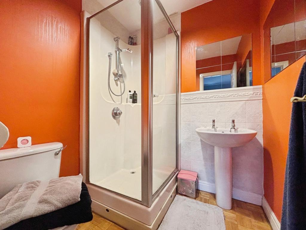 Pbox-bathroom-337748.jpeg