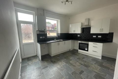 3 bedroom terraced house to rent, Co-operation Street, Failsworth, Manchester