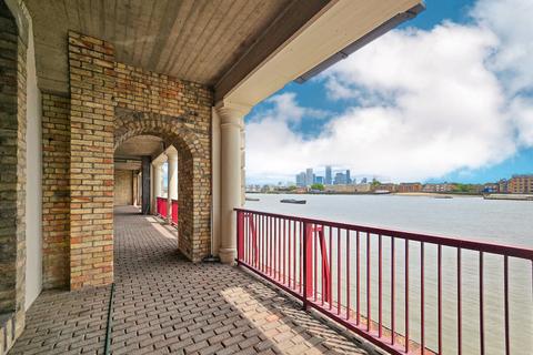 2 bedroom flat for sale, 130 Wapping High Street, London, E1W