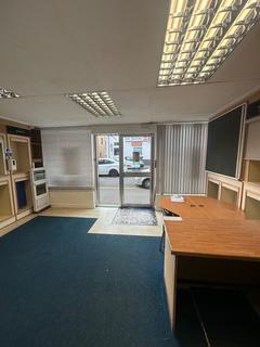 Retail property (high street) to rent, 32-50 Kilbowie Rd Clydebank G81 1TH