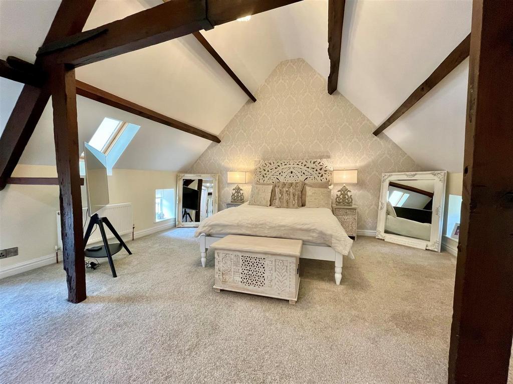 Master Bedroom.jpg