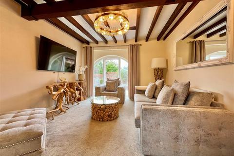 4 bedroom barn conversion for sale, Camerton Hall Lane, Camerton, Hull