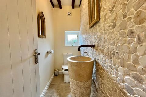 4 bedroom barn conversion for sale, Camerton Hall Lane, Camerton, Hull