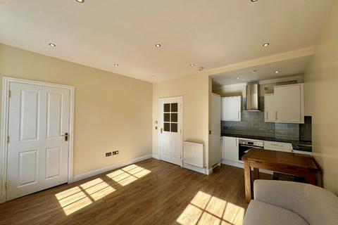 2 bedroom flat to rent, Rose Street, Edinburgh EH2
