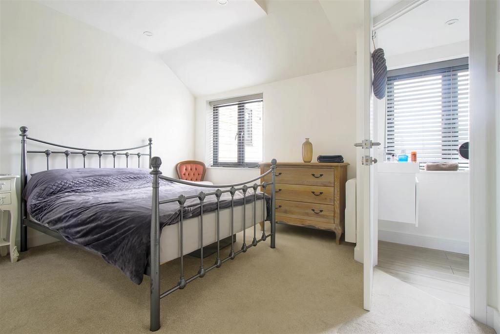 Bedroom Ensuite.jpg