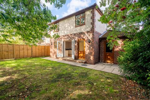 3 bedroom detached house for sale, Knightsway, Leeds LS15