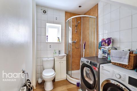 3, Kent View Wennington Road, Wennington, Rainham, RM13 9DT