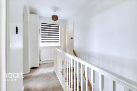 3, Kent View Wennington Road, Wennington, Rainham, RM13 9DT