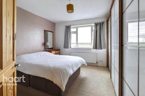 3, Kent View Wennington Road, Wennington, Rainham, RM13 9DT
