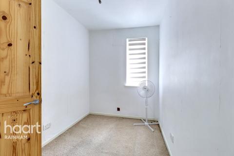 3, Kent View Wennington Road, Wennington, Rainham, RM13 9DT