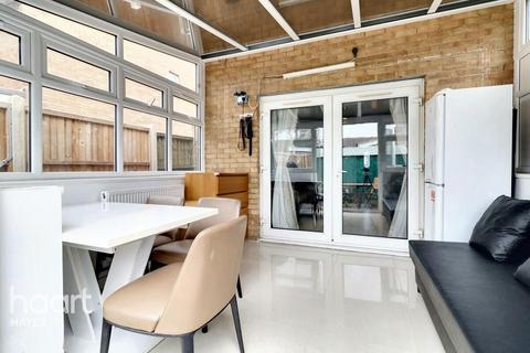 2 bedroom semi-detached house for sale, Lapponum Walk, Hayes