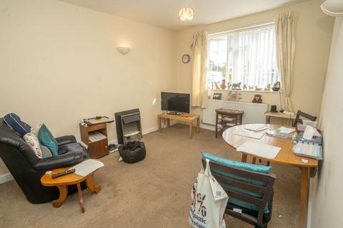 2 bedroom flat for sale, Lynwood Road, Liverpool L9
