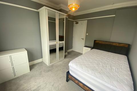 undefined, 50 Bushey Grove Road  Room 13 Bushey  WD23 2JJ