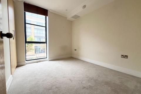 2 bedroom flat for sale, Town Meadow, Brentford