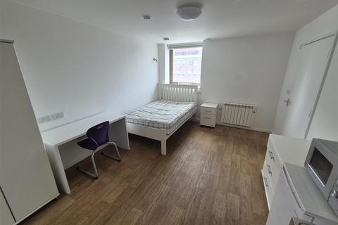 Studio to rent, LARGE STUDIO WITH BILLS INCLUDED
