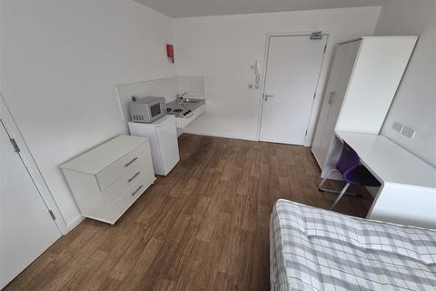 Studio to rent, LARGE STUDIO WITH BILLS INCLUDED