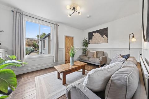 15 Bowling Green Avenue, Kettering, NN15 7QJ