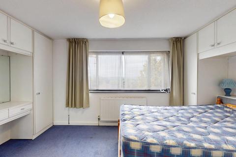 1 bedroom in a house share to rent, Sudbury Court Road, Harrow, HA1
