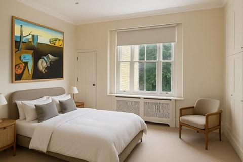 30 Pembroke Gardens, London, W8 6HU